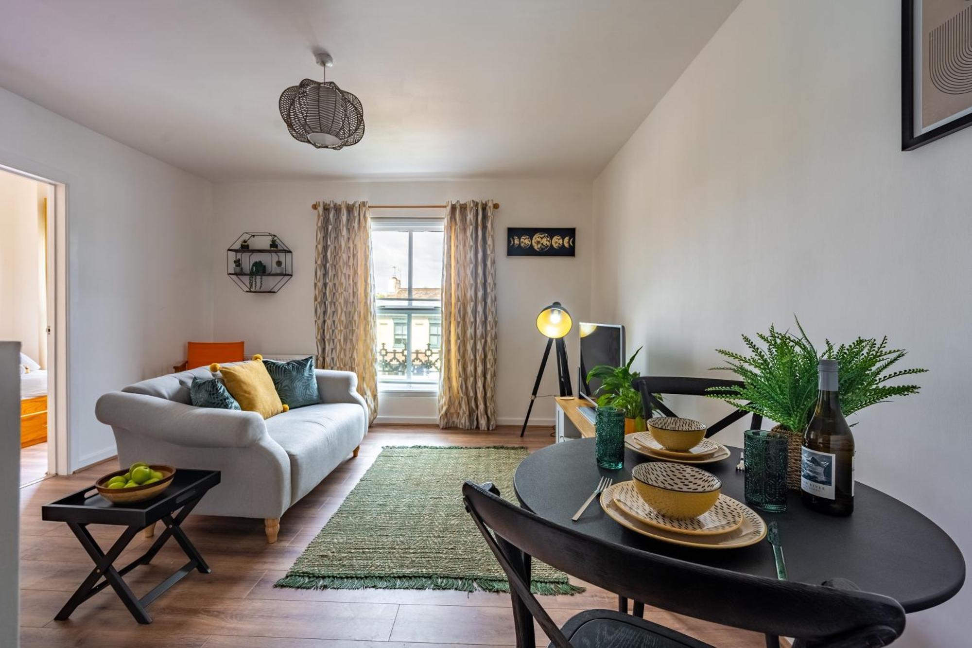 Swift Host Golden Triangle 2 Bed With Parking Apartment Norwich Exterior photo