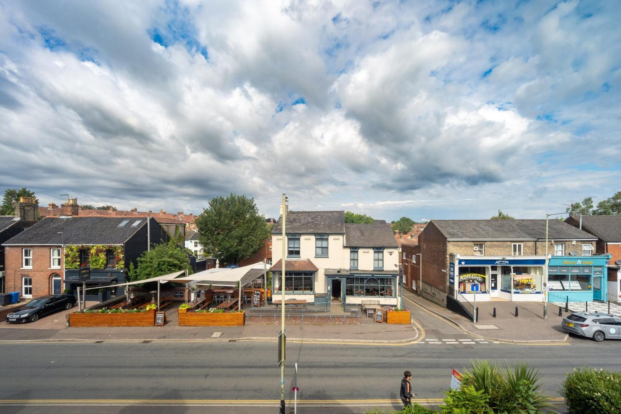 Swift Host Golden Triangle 2 Bed With Parking Apartment Norwich Exterior photo